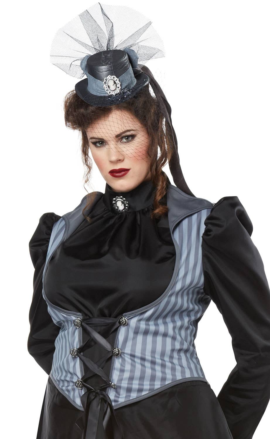 Women's Lizzie Borden Axe Murderer Plus Size Halloween Costume Close Image