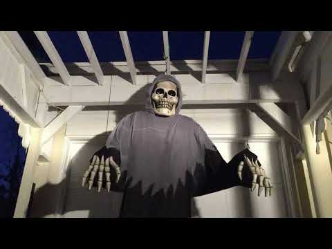 Adult's Towering Terror 8ft Grim Reaper Halloween Fancy Dress Costume and Decoration Product Video 4