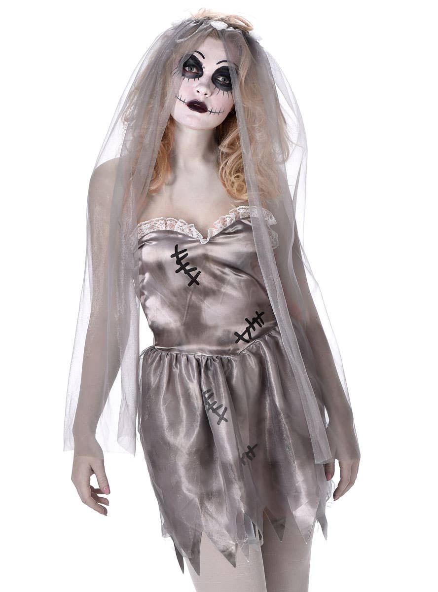 Dead Ghost Bride Women's Halloween Fancy Dress Costume Close Up