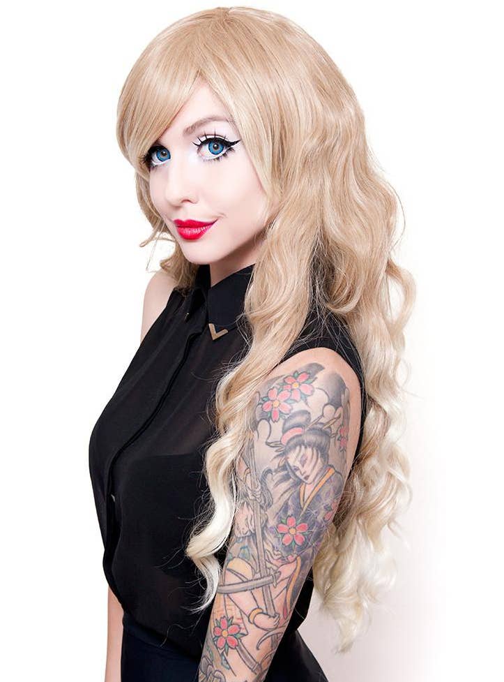 Blonde Ombre Women's Heat Resistant Curly Wig Side Image