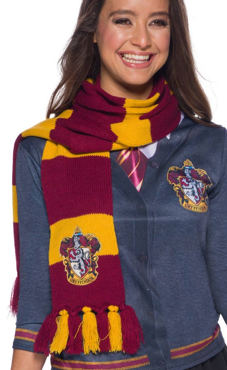 Harry Potter Unisex Officially Licensed Gryffindor Rubies Scarf - Close